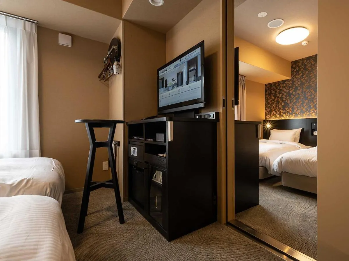 Hotel Wbf Shin-Osaka Skytower 3*, 大阪市